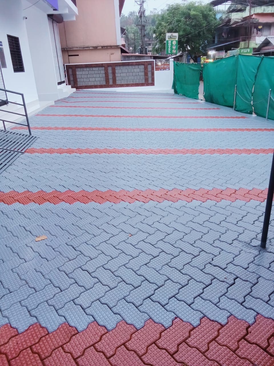 Heavy-Duty Pavers - Zigzag Button
