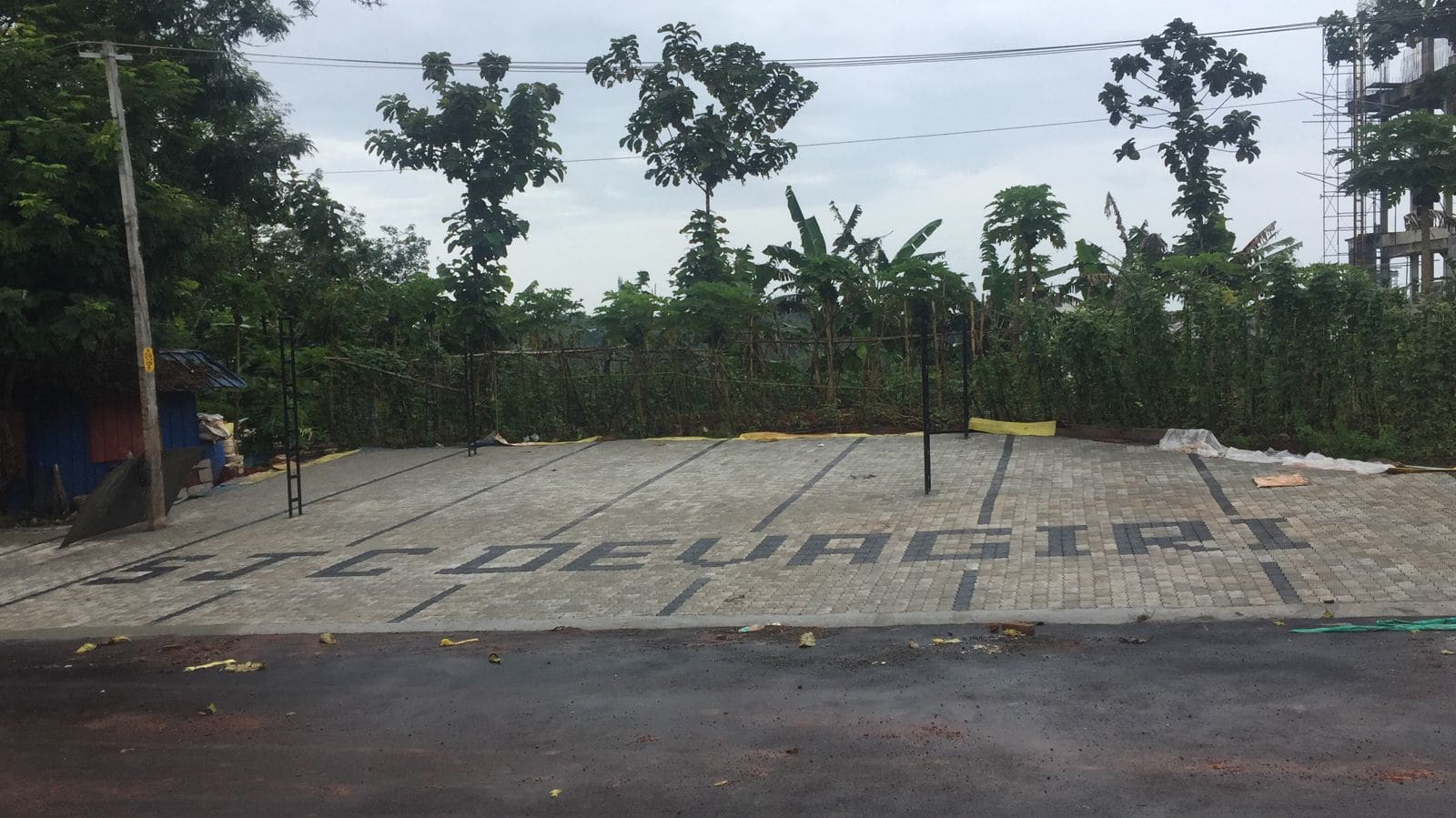 Heavy-Duty Pavers - Zigzag Button