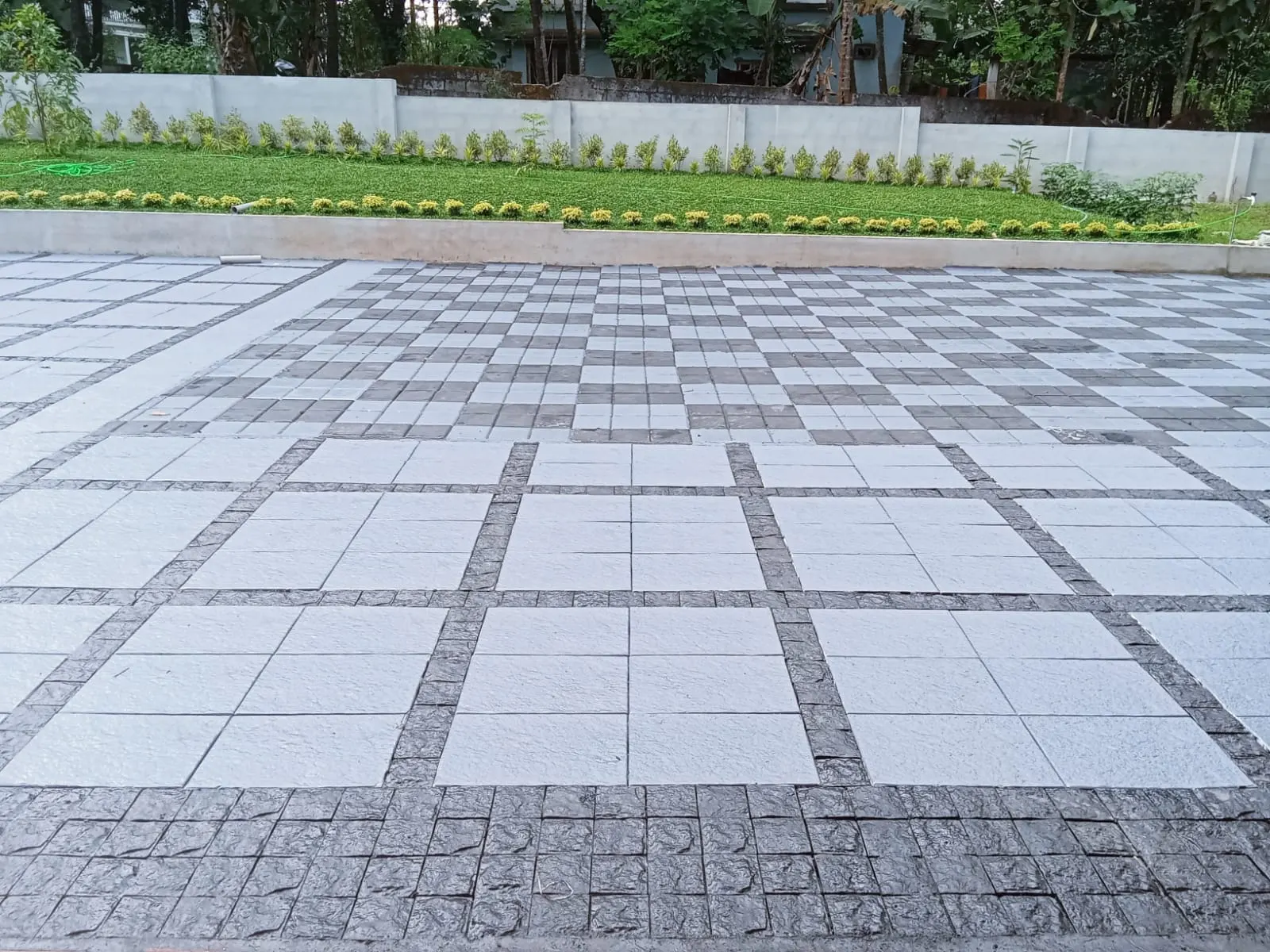 Interlock Paving - Coble Stone 12X18