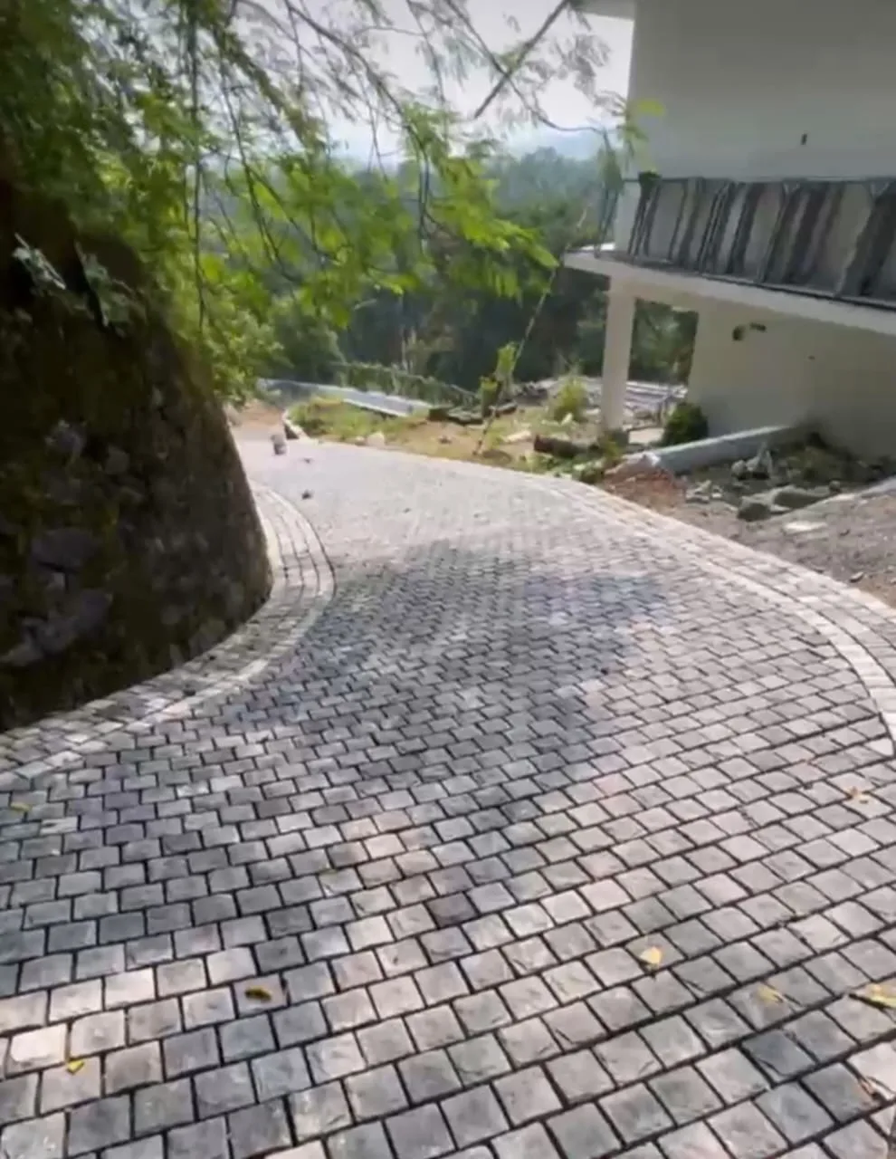 Interlock Paving - Coble Stone