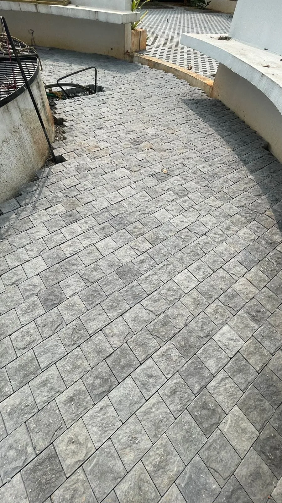 Interlock Paving - Coble Stone
