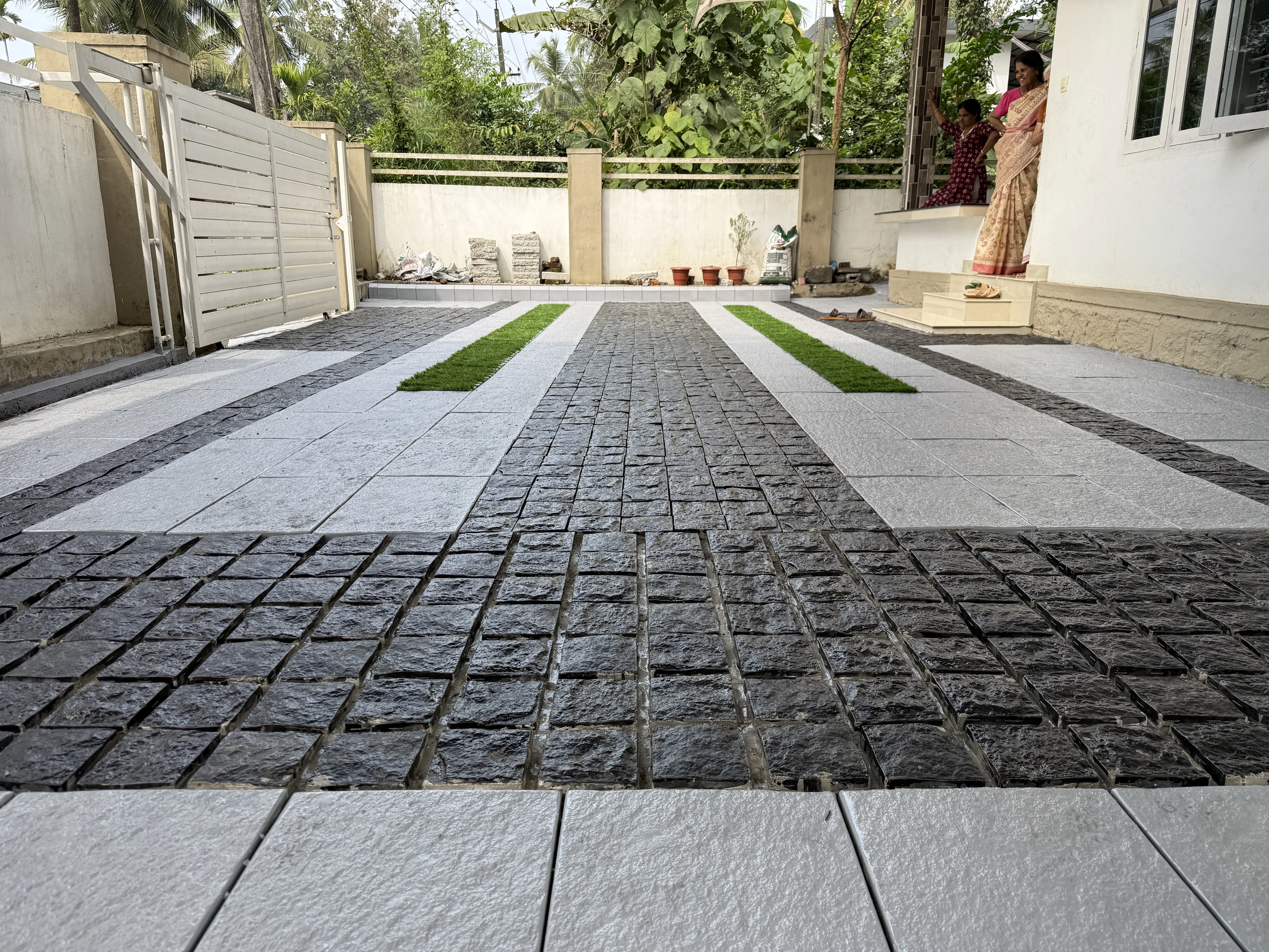 Interlock Paving - Coble Stone 11X8