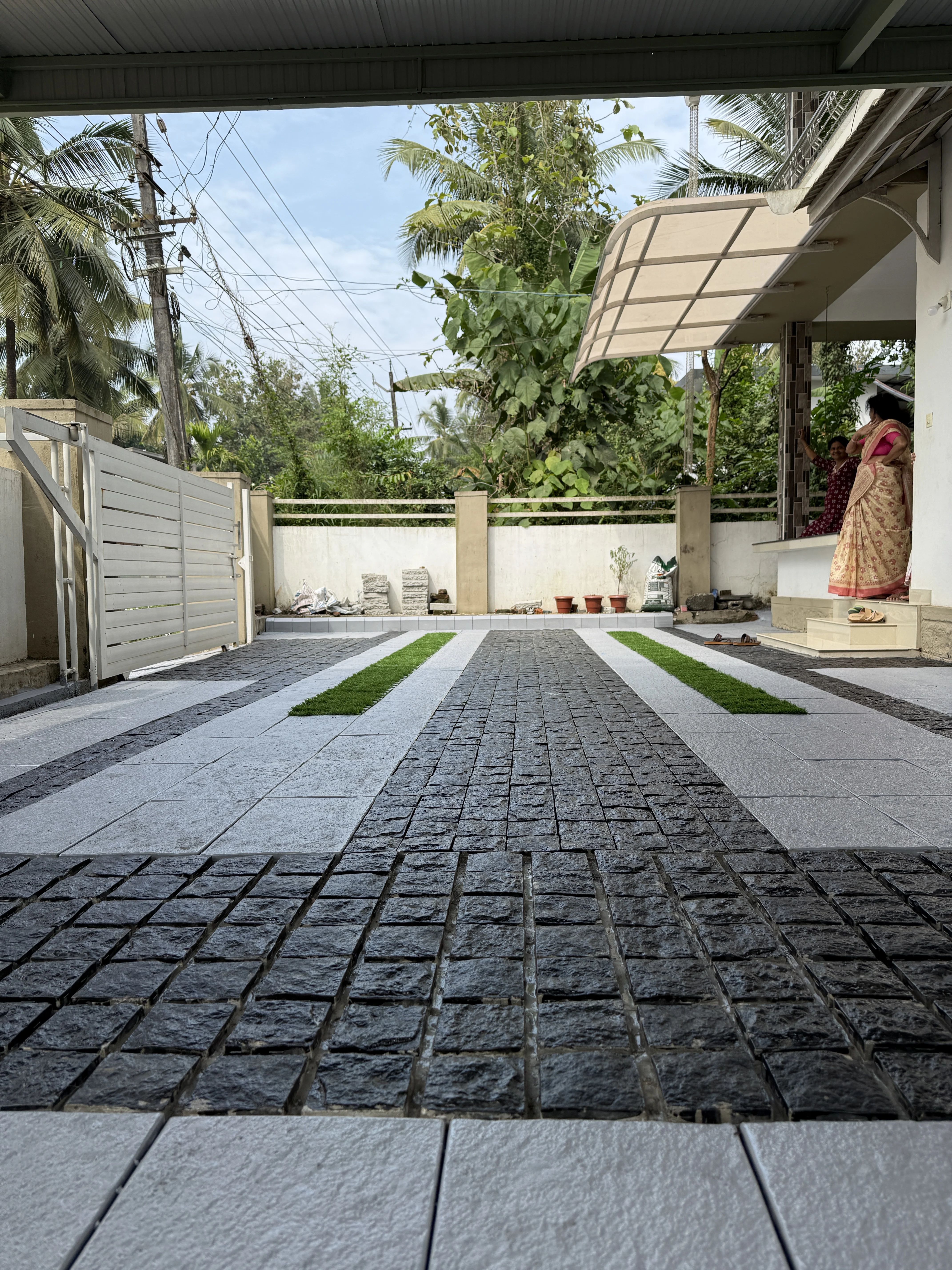 Interlock Paving - Coble Stone 11X8