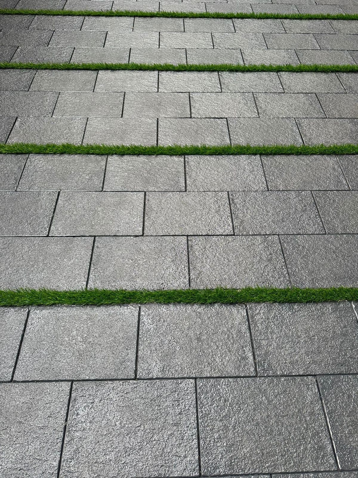 Interlock Paving - 18X18