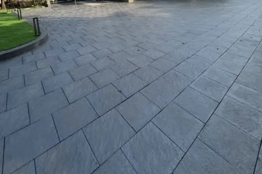 Interlock Paving - 18X18