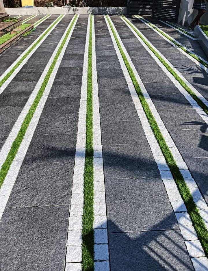 Interlock Paving - 18X18