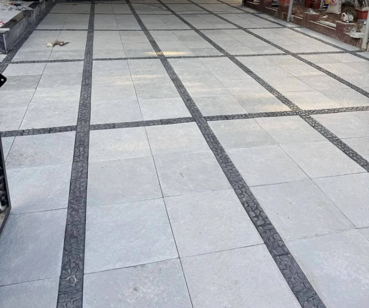 Interlock Paving - Pebble stone 18X18