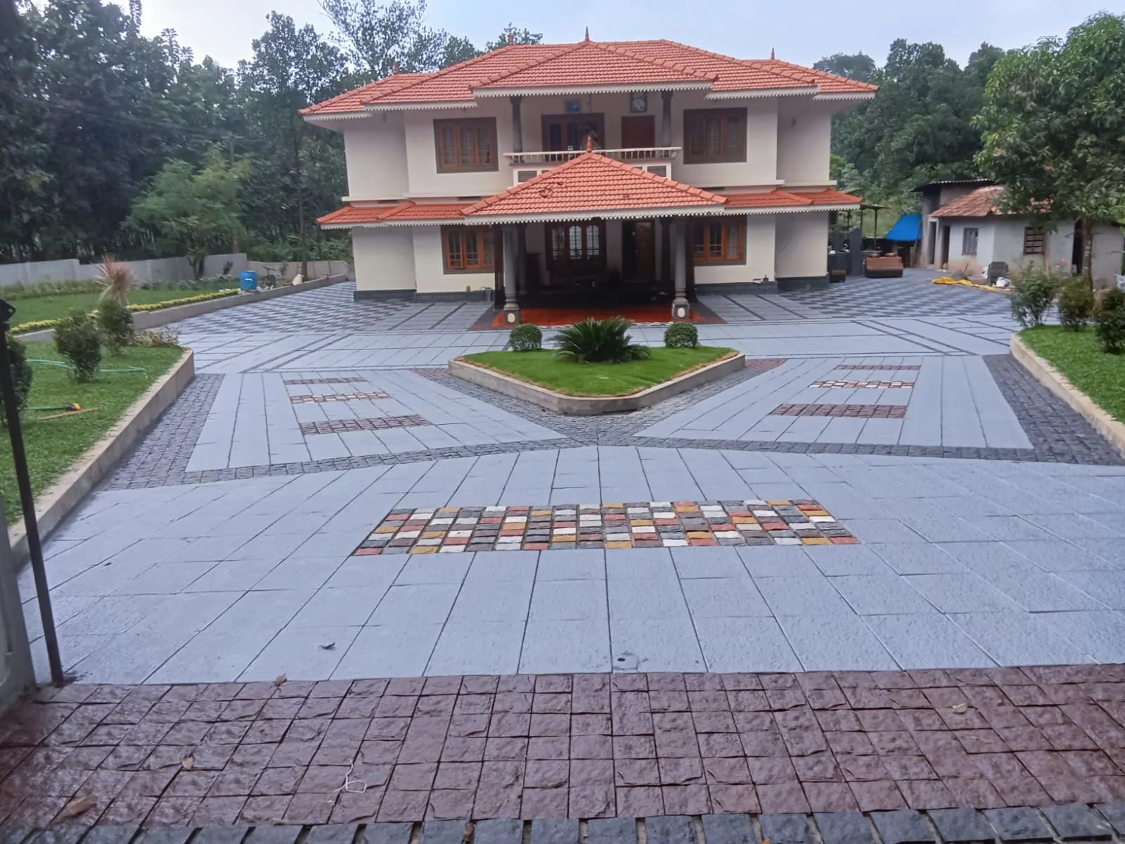 Interlock Paving - Coble Stone 12X18